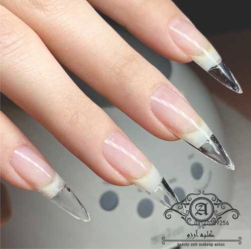 آموزشگاه کاشت ناخن